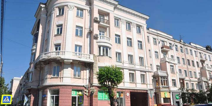 Почему фасады домов в центре Красноярска не ремонтируют?